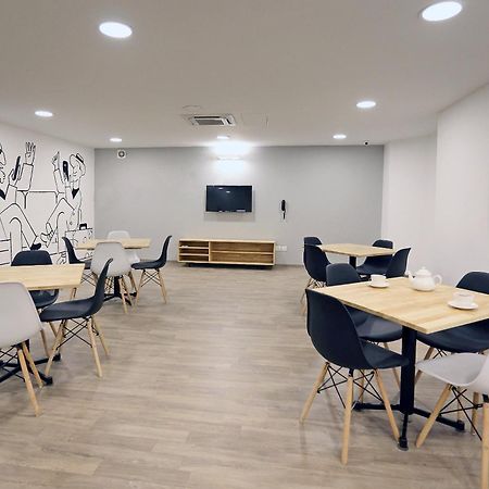 Oyo Townhouse 17 Huda City Center Near Leisure Valley Park Gurgaon Extérieur photo